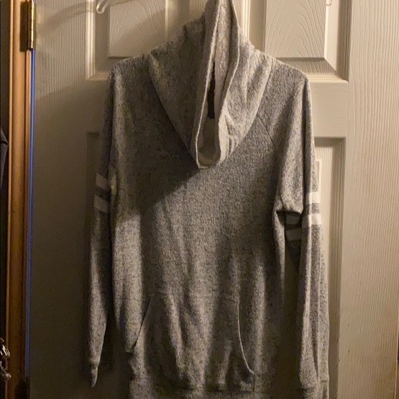 Cowl neck long sleeve - Picture 2 of 2